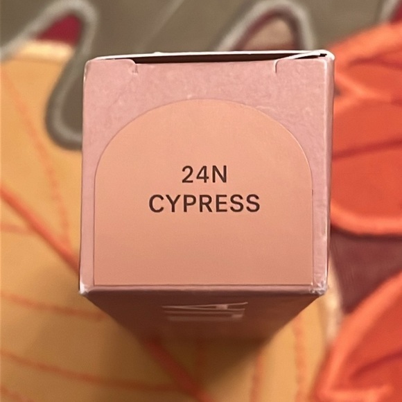 Brand New ILIA Skin Rewind Blurring Foundation and Concealer Complexion Stick - Picture 5 of 16